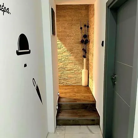 Sevi House *
